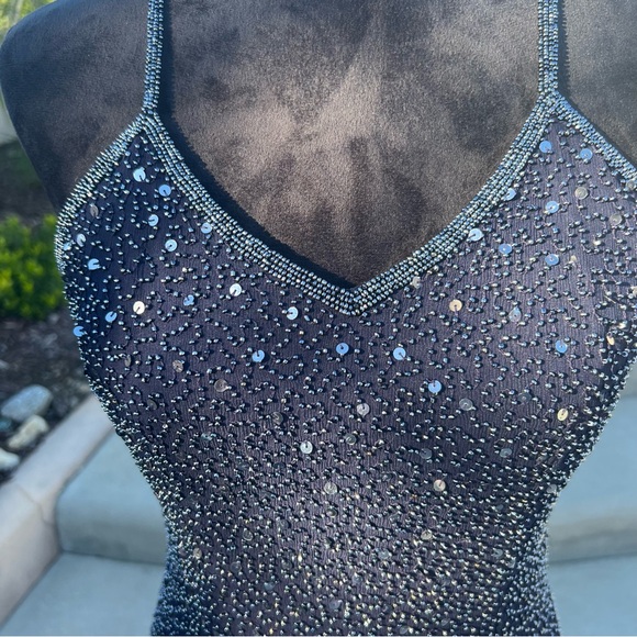 Elegant Deep Blue Sequin Evening Dress - Picture 12 of 15